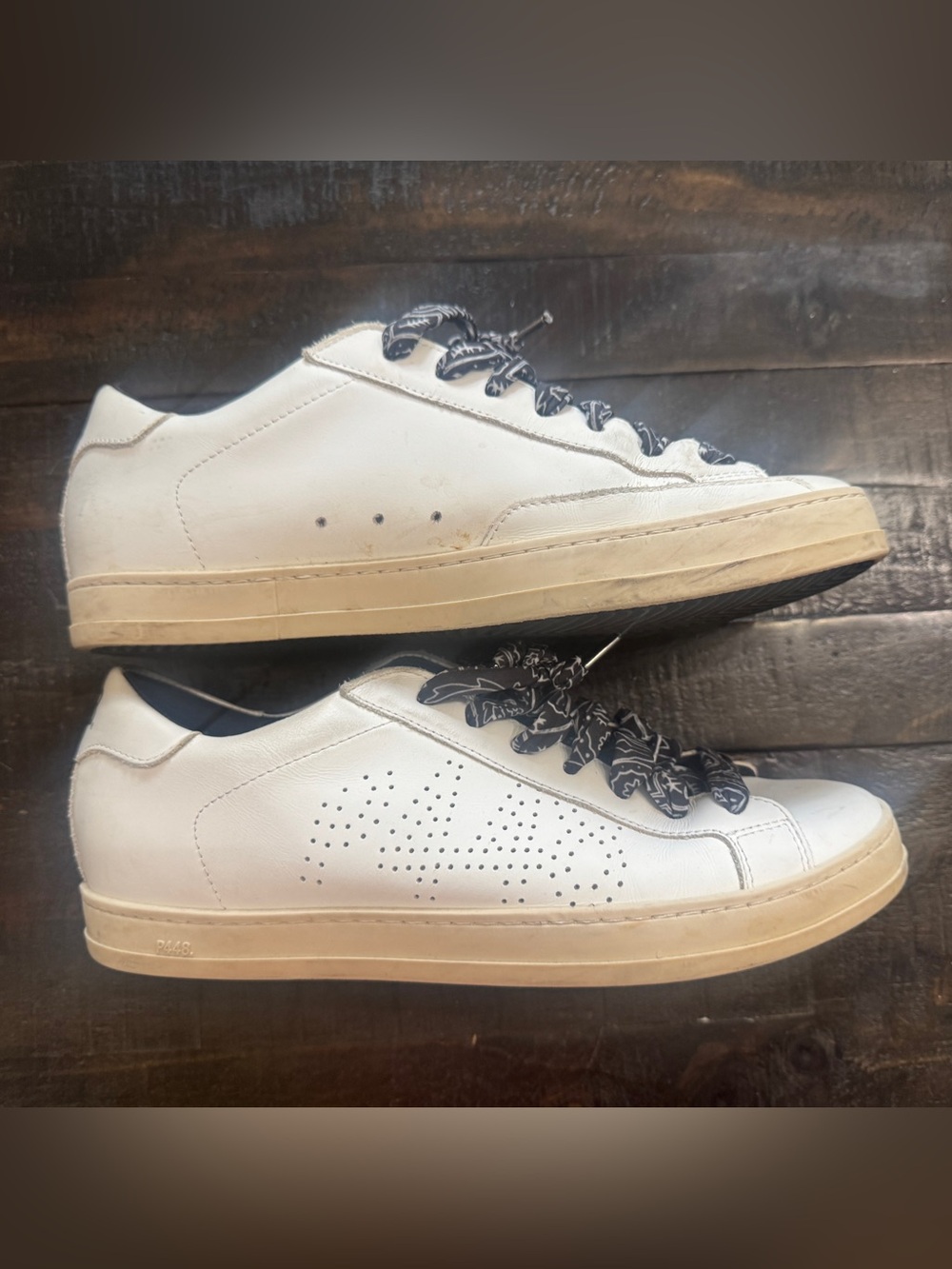 P448 John White size 39